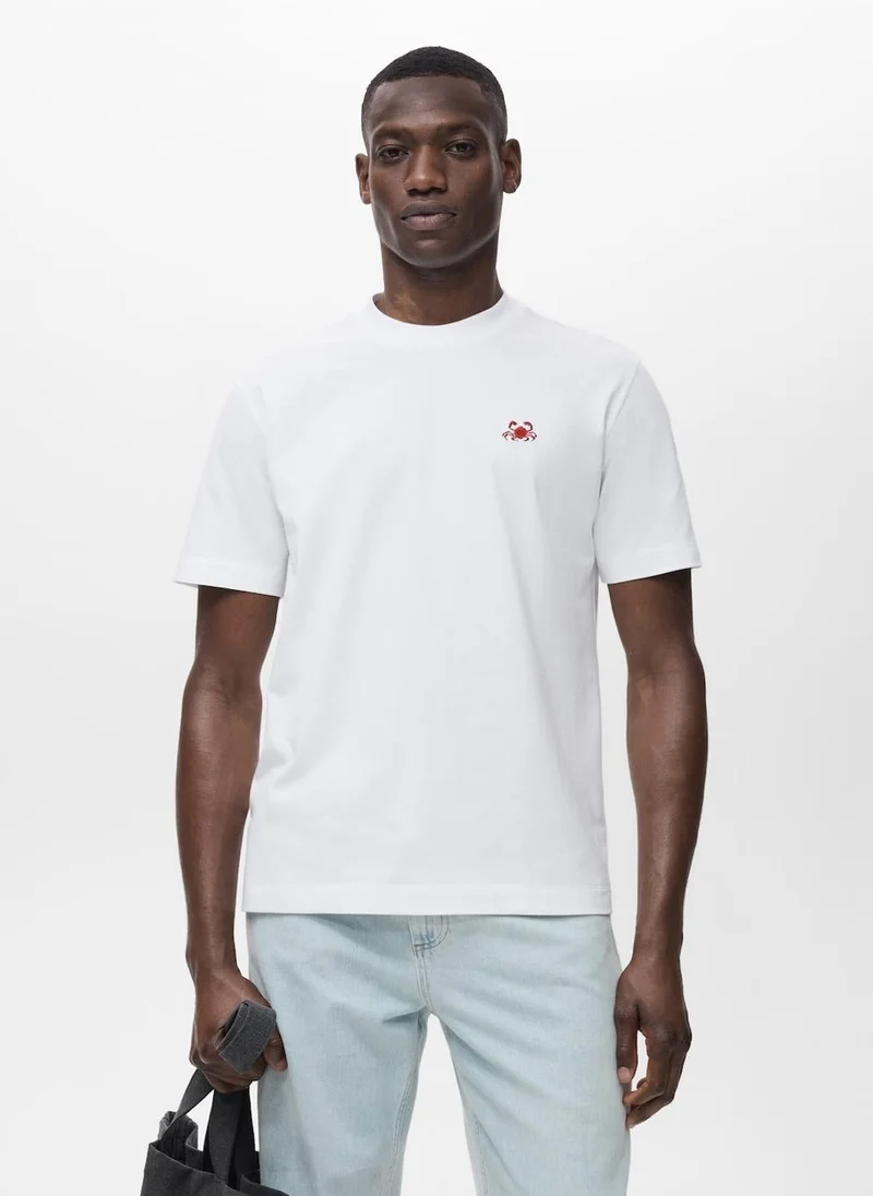 مانجو مان تيشيرت بياقة مستديرة وأكمام قصيرة